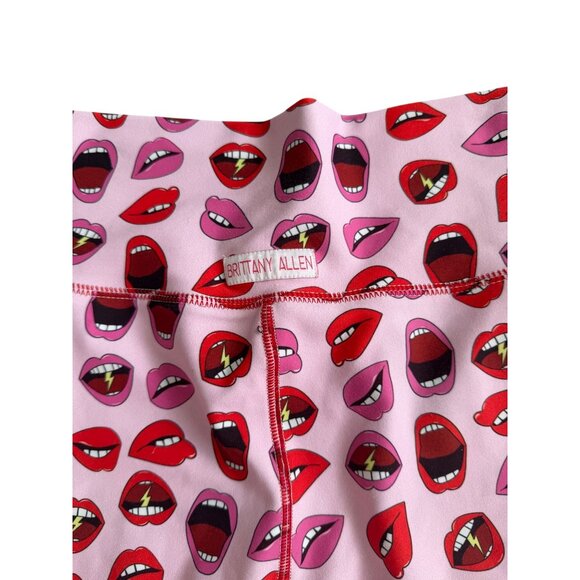 BRITTANY ALLEN Athleisure Project Runway Lipstick Print Workout Tights Leggings - Picture 2 of 8